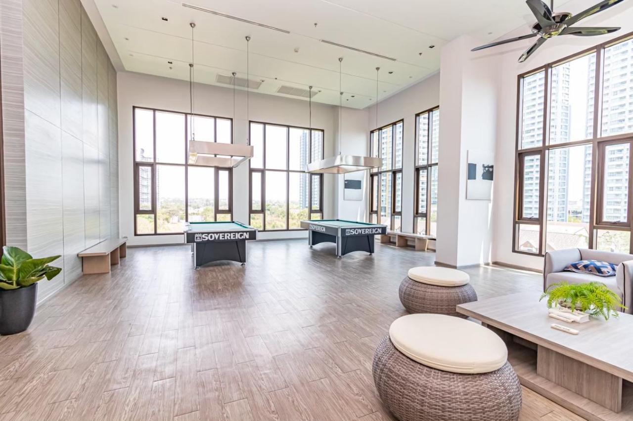 חוף ג'ומטיין Aeras Beachfront Condominium מראה חיצוני תמונה