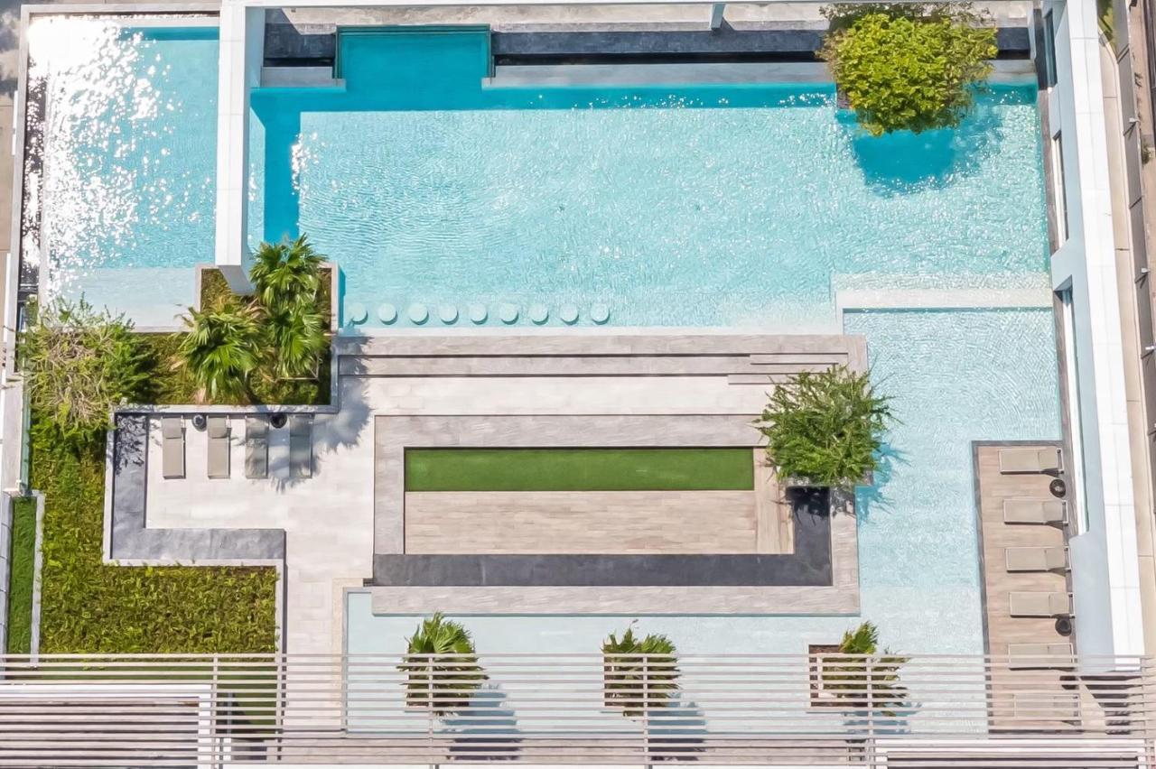 חוף ג'ומטיין Aeras Beachfront Condominium מראה חיצוני תמונה