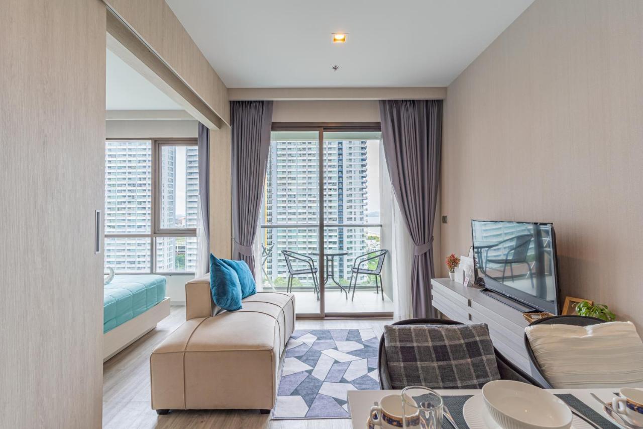 חוף ג'ומטיין Aeras Beachfront Condominium מראה חיצוני תמונה