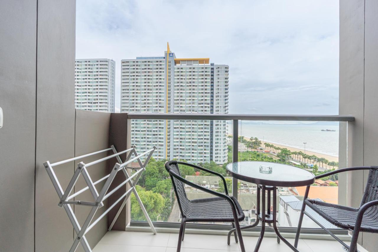 חוף ג'ומטיין Aeras Beachfront Condominium מראה חיצוני תמונה