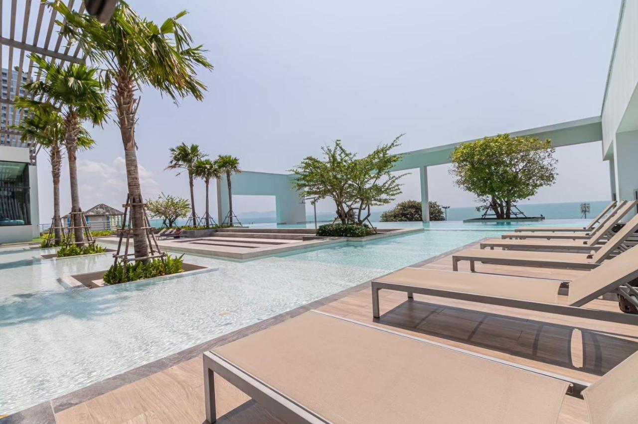 חוף ג'ומטיין Aeras Beachfront Condominium מראה חיצוני תמונה